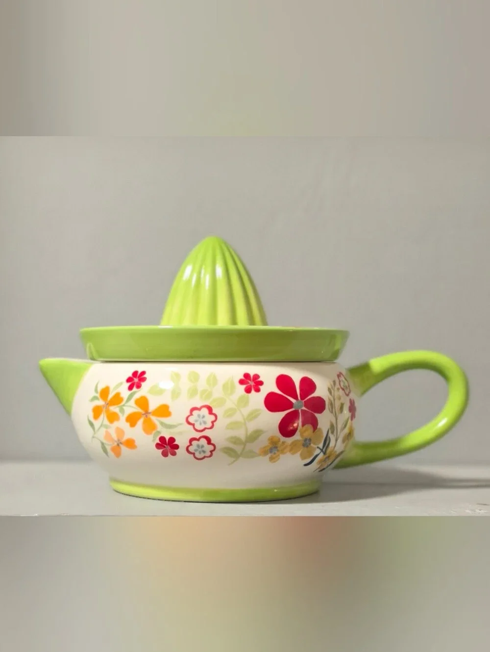 Ceramic Floral Citrus Juicer - Lime Green